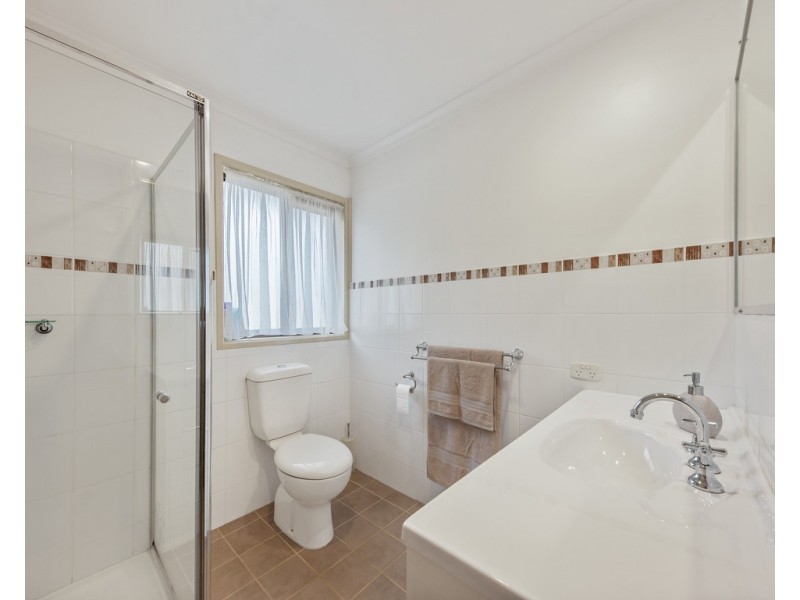 Unit 1 and 2/1 Burns Court, Wodonga VIC 3690