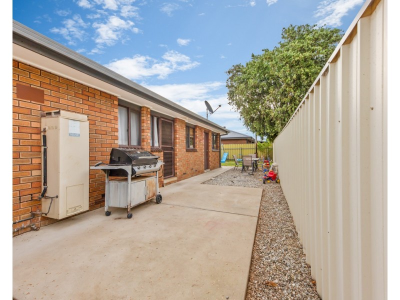 Unit 1 and 2/1 Burns Court, Wodonga VIC 3690