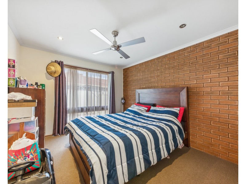 Unit 1 and 2/1 Burns Court, Wodonga VIC 3690