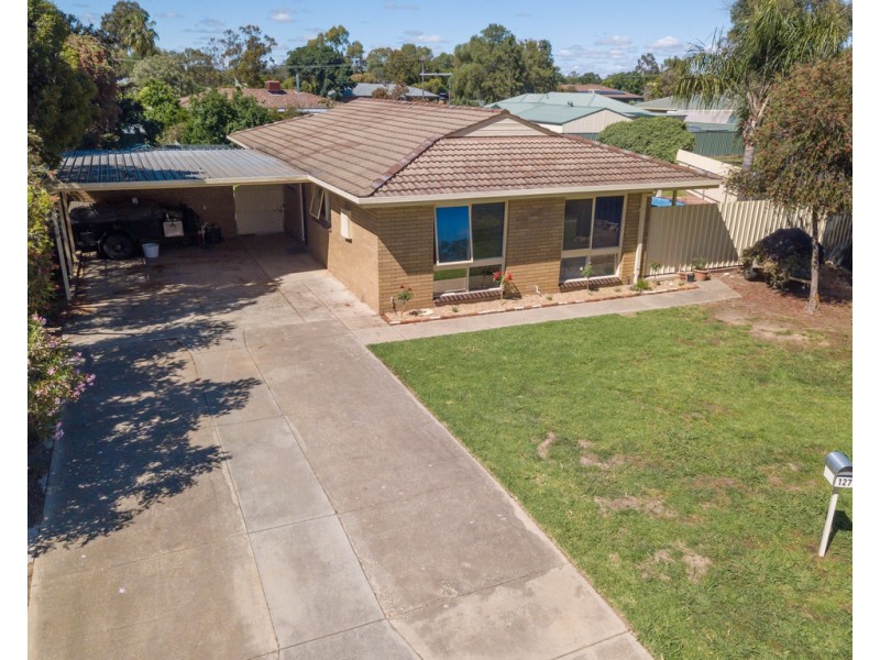 127 Easterby Court, Howlong NSW 2643