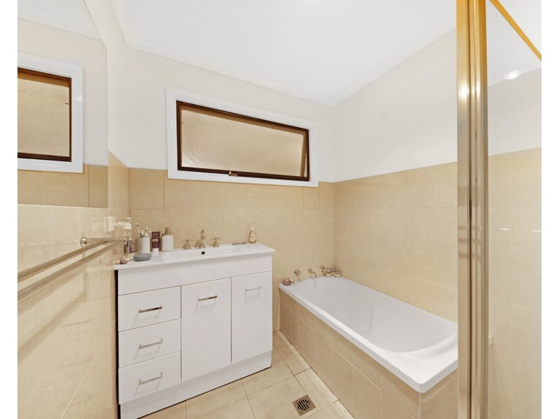 127 Easterby Court, Howlong NSW 2643