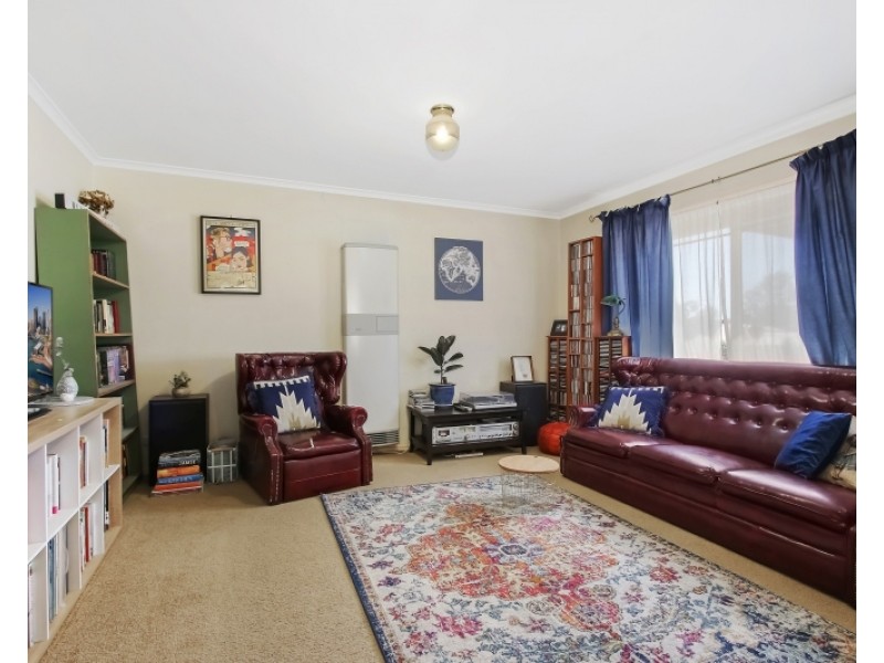 2/93 Mayfair Drive, West Wodonga VIC 3690