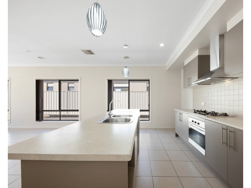 37 Victoria Cross Parade, Wodonga VIC 3690