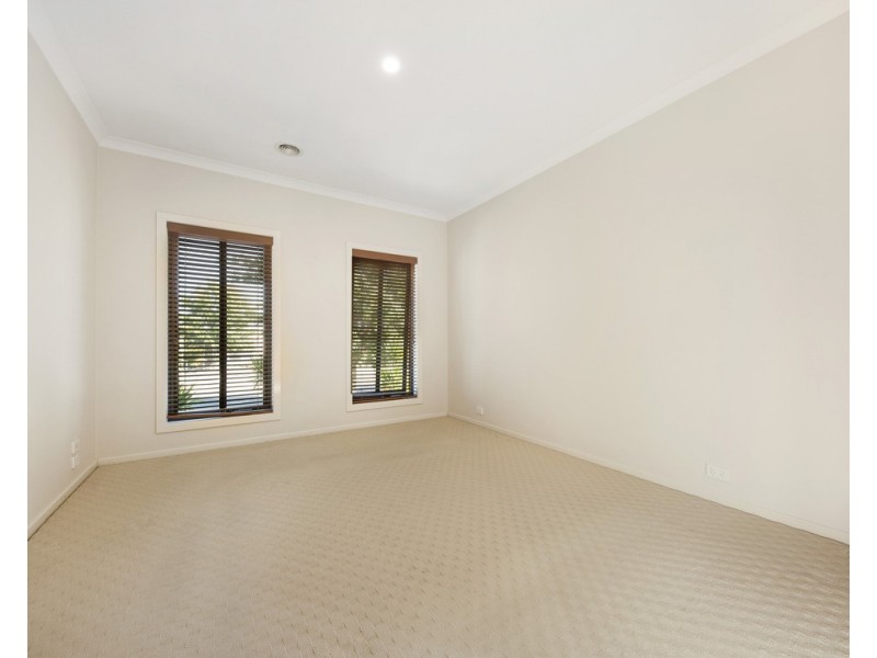 37 Victoria Cross Parade, Wodonga VIC 3690