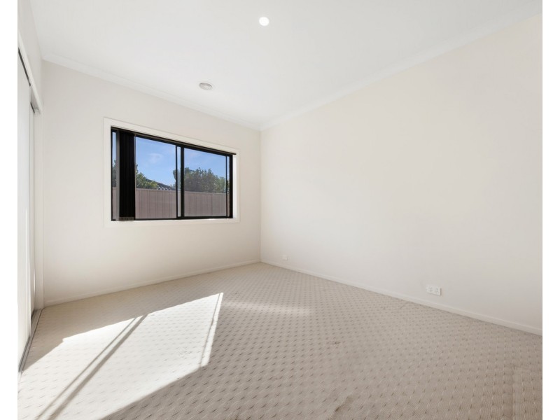 37 Victoria Cross Parade, Wodonga VIC 3690