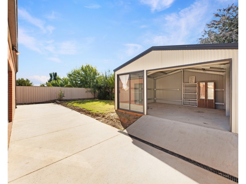 37 Victoria Cross Parade, Wodonga VIC 3690