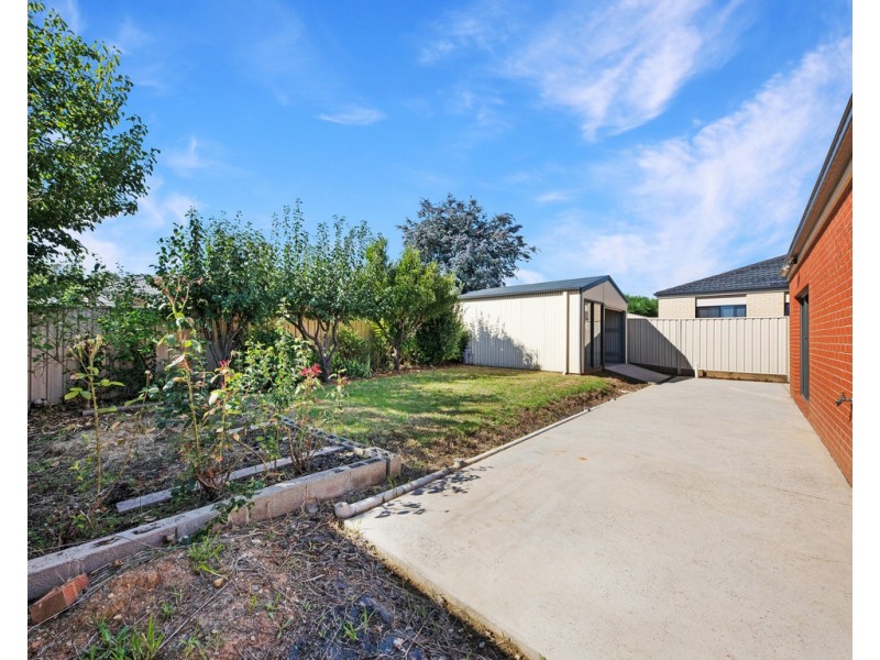 37 Victoria Cross Parade, Wodonga VIC 3690