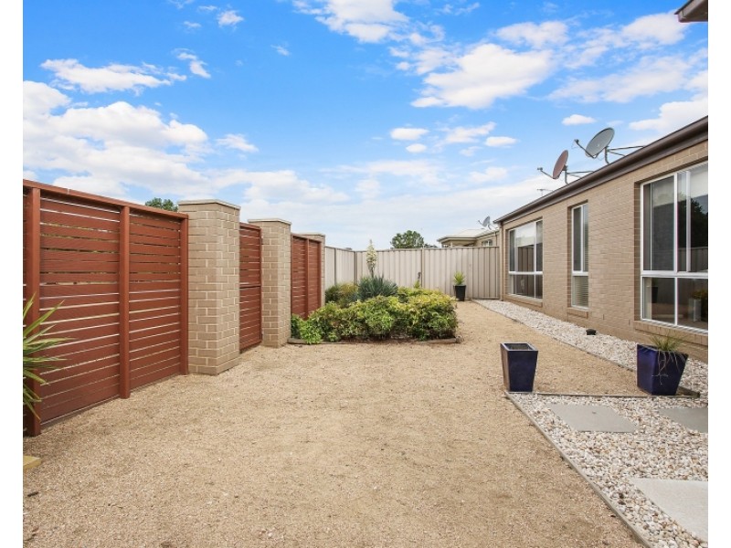 8 GRANGE CLOSE, Wodonga VIC 3690