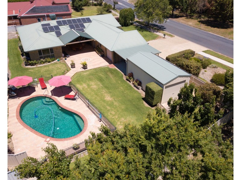 4 Brewer Drive, Wodonga VIC 3690