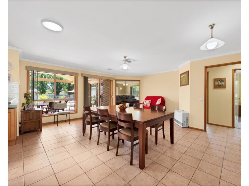 4 Brewer Drive, Wodonga VIC 3690