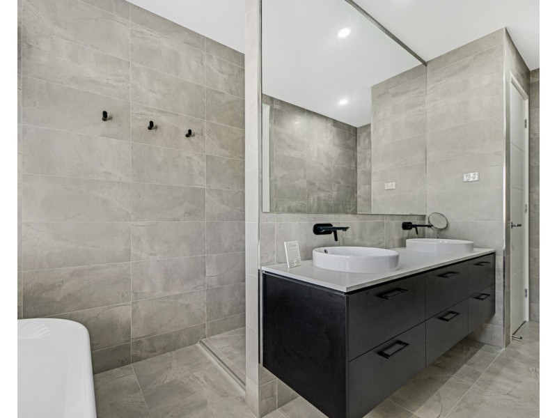 52 Clarendon Avenue, Wodonga VIC 3690