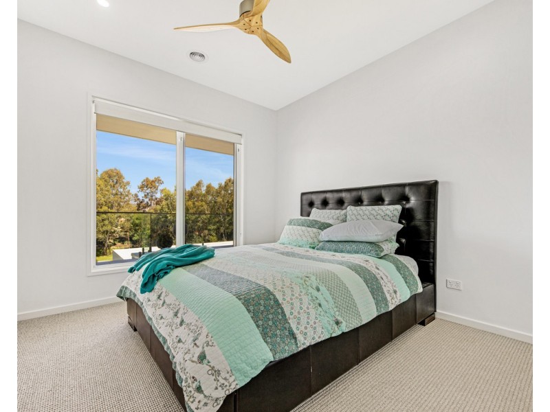 52 Clarendon Avenue, Wodonga VIC 3690