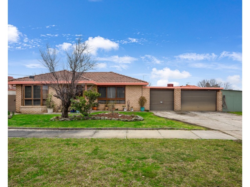 12 Robert Crescent, Wodonga VIC 3690