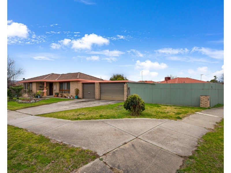 12 Robert Crescent, Wodonga VIC 3690