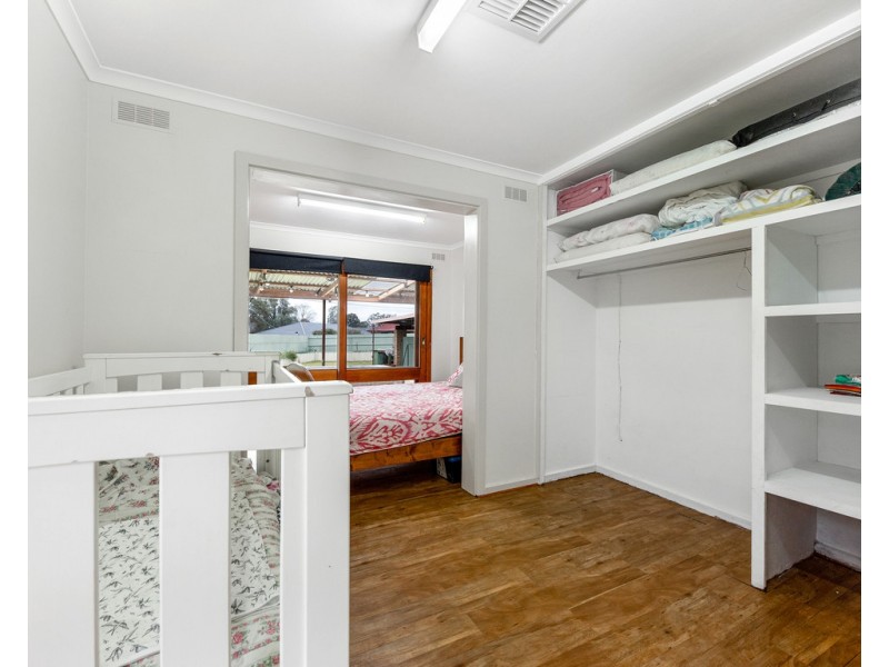 12 Robert Crescent, Wodonga VIC 3690