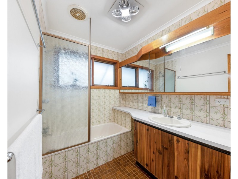 12 Robert Crescent, Wodonga VIC 3690