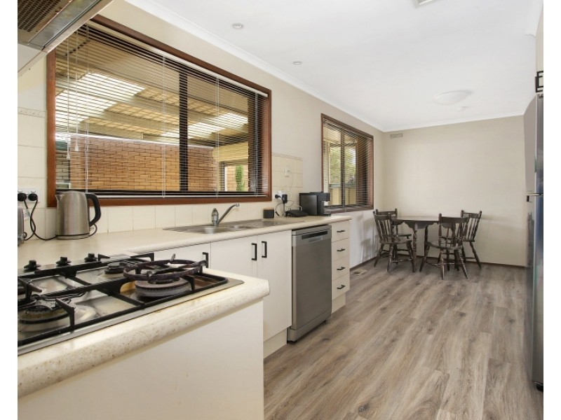 18 MARIE DRIVE, Wodonga VIC 3690