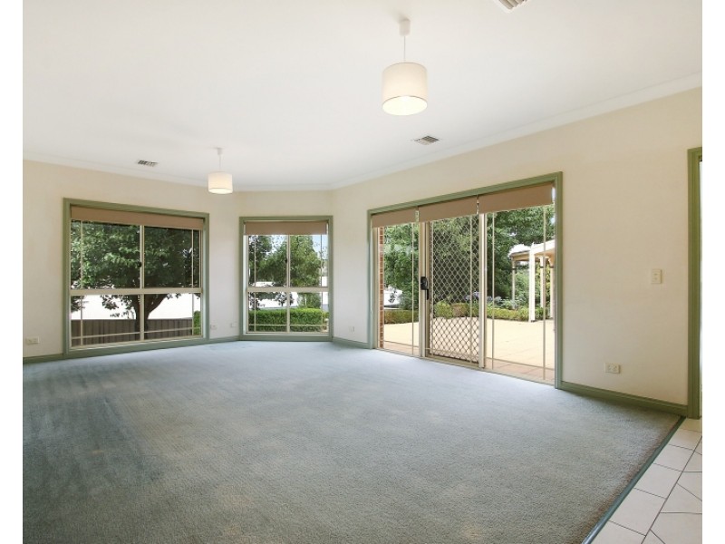 57 Avondale Drive, Wodonga VIC 3690