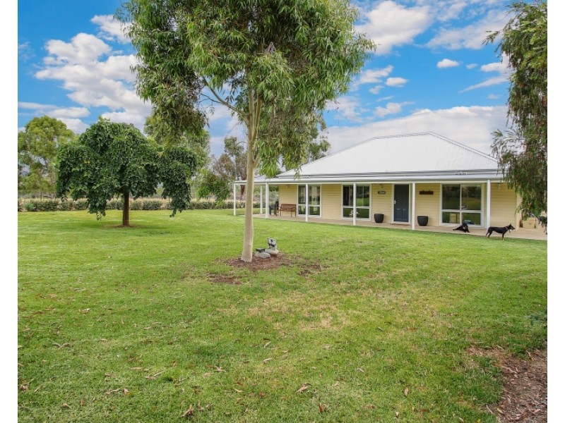 605 Kiewa Bonegilla Road, Tangambalanga VIC 3691