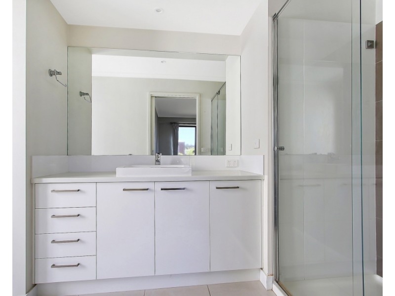 5 COVERDALE DRIVE, Wodonga VIC 3690