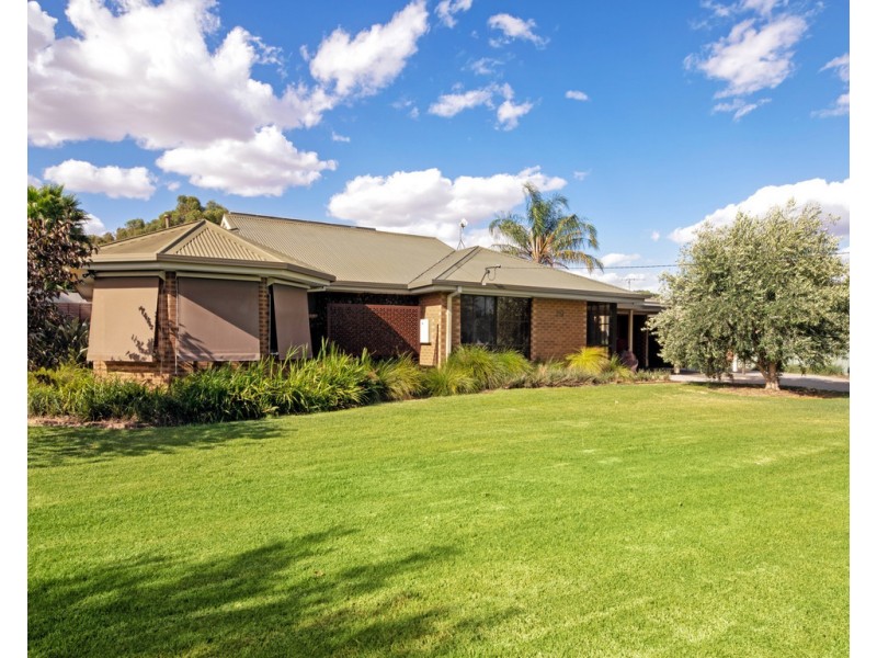 27-29 Russell Street, Howlong NSW 2643