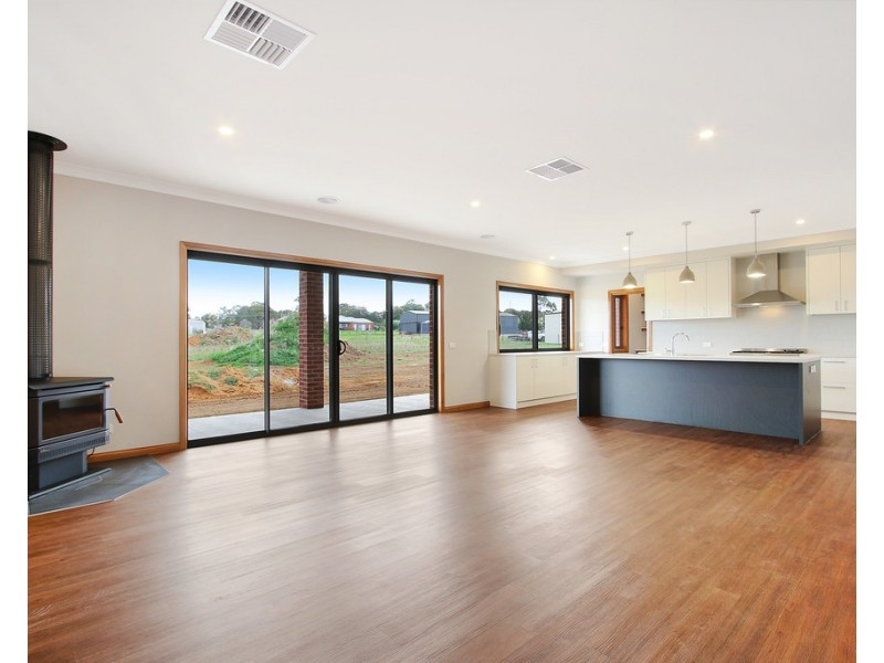 8 Clydesdale Road, Rutherglen VIC 3685