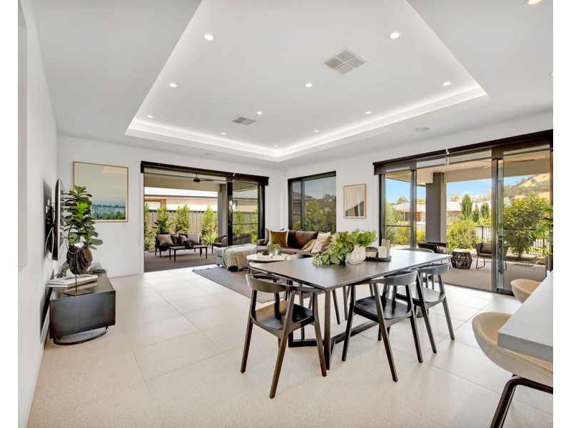 16 Woodbridge Street, Killara VIC 3691