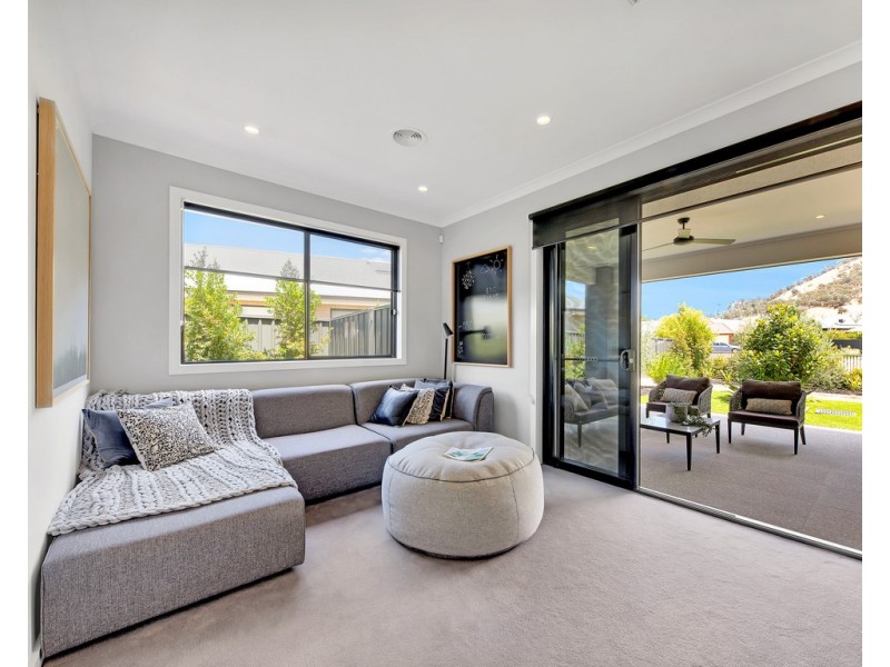 16 Woodbridge Street, Killara VIC 3691