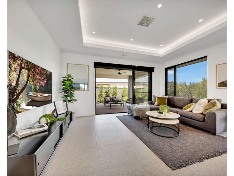 16 Woodbridge Street, Killara VIC 3691