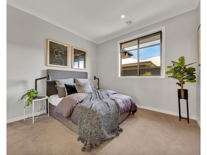 16 Woodbridge Street, Killara VIC 3691