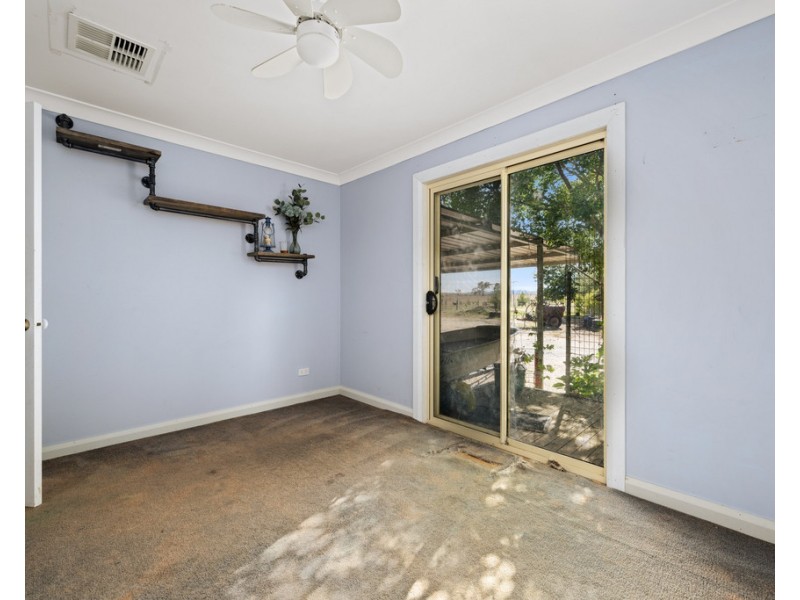 276 Kiley Road, Table Top NSW 2640