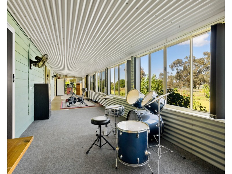 276 Kiley Road, Table Top NSW 2640