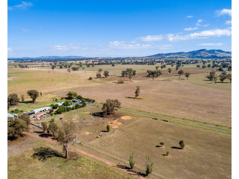 276 Kiley Road, Table Top NSW 2640