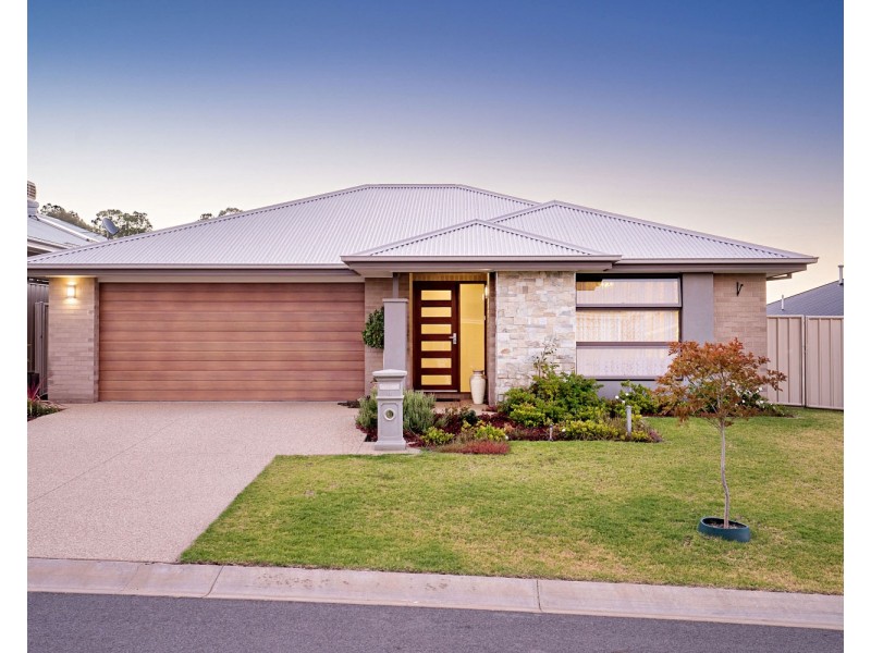 6 GURNEY CRESCENT, Wodonga VIC 3690