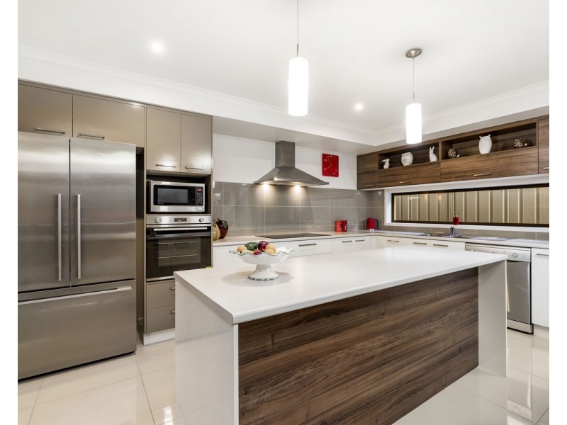 6 GURNEY CRESCENT, Wodonga VIC 3690