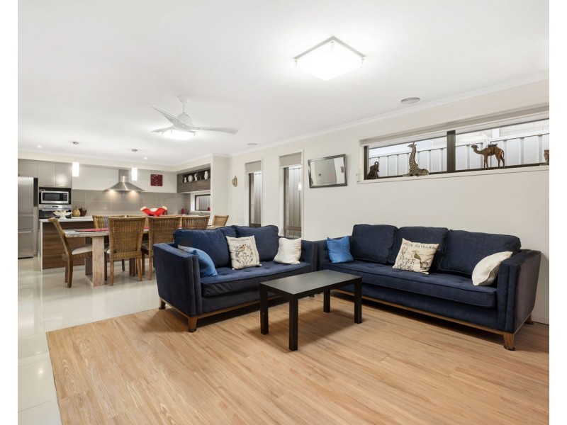 6 GURNEY CRESCENT, Wodonga VIC 3690