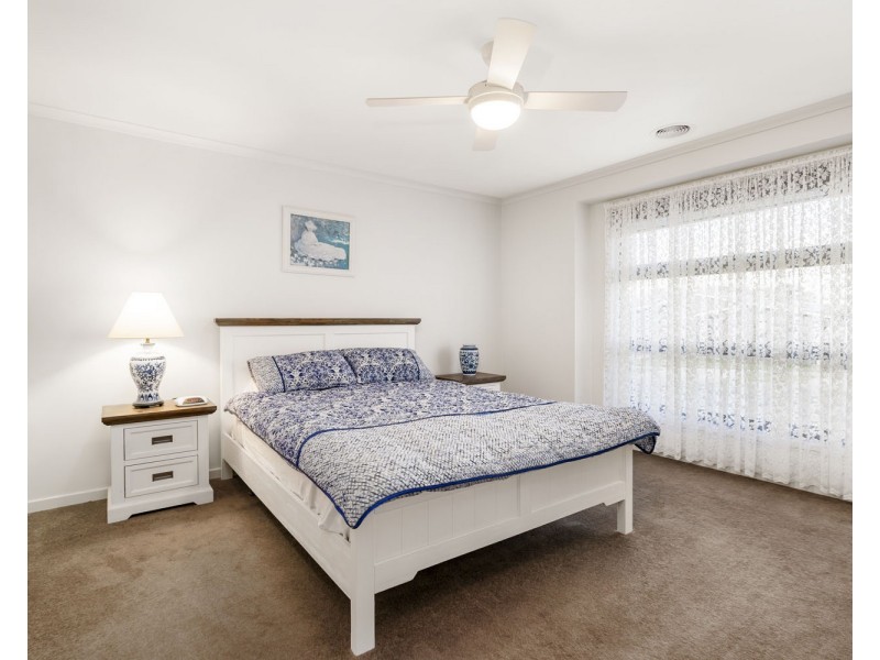 6 GURNEY CRESCENT, Wodonga VIC 3690