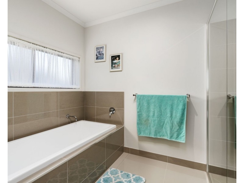 6 GURNEY CRESCENT, Wodonga VIC 3690