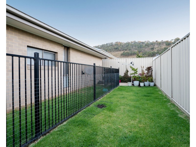 6 GURNEY CRESCENT, Wodonga VIC 3690