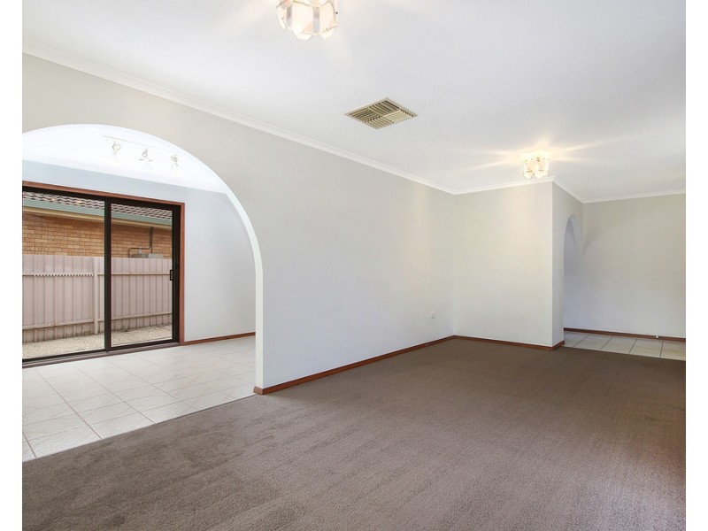 24 Villawood Court, Lavington NSW 2641