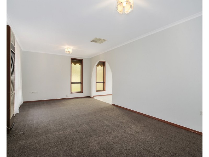 24 Villawood Court, Lavington NSW 2641