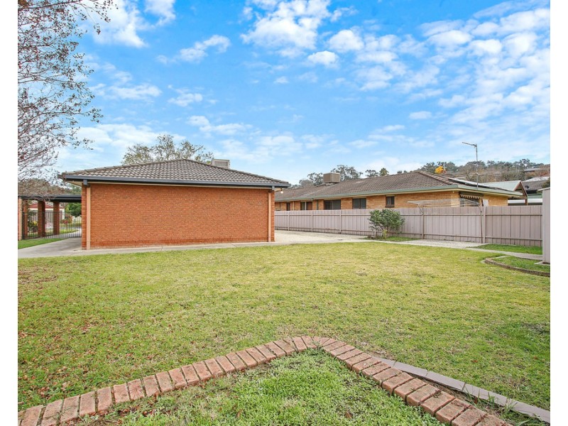 24 Villawood Court, Lavington NSW 2641