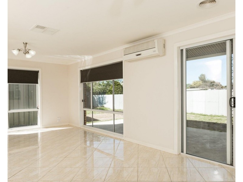 26 Ware Avenue, West Wodonga VIC 3690
