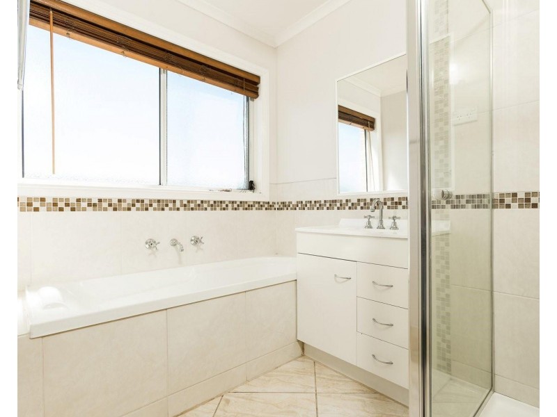 26 Ware Avenue, West Wodonga VIC 3690