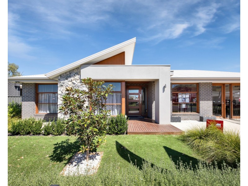 18 Woodbridge Street, Killara VIC 3691