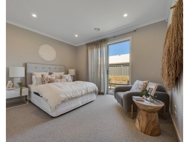 18 Woodbridge Street, Killara VIC 3691