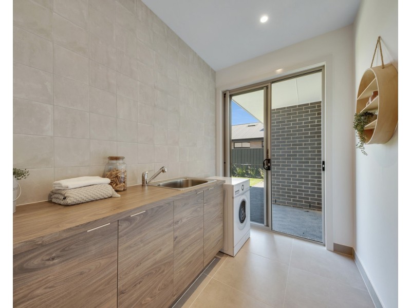 18 Woodbridge Street, Killara VIC 3691