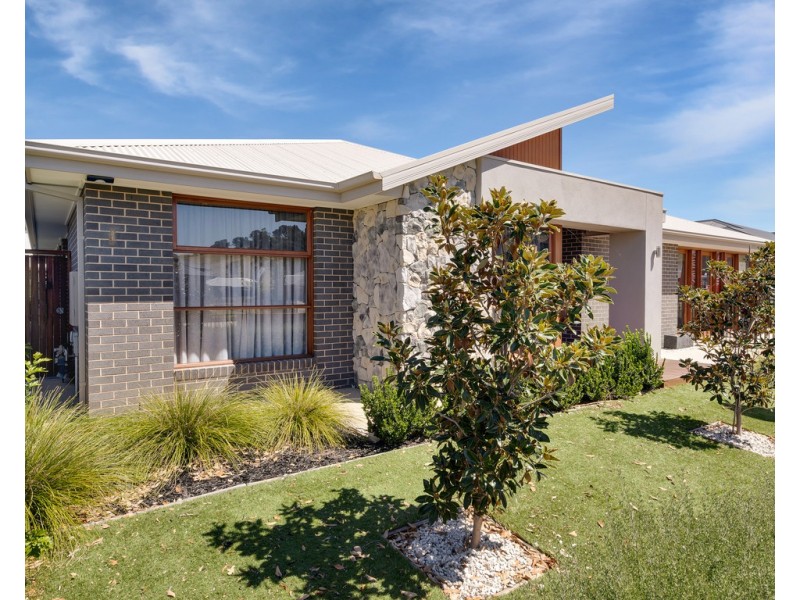 18 Woodbridge Street, Killara VIC 3691