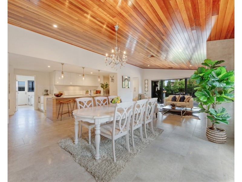 61 Riverboat Drive, Thurgoona NSW 2640