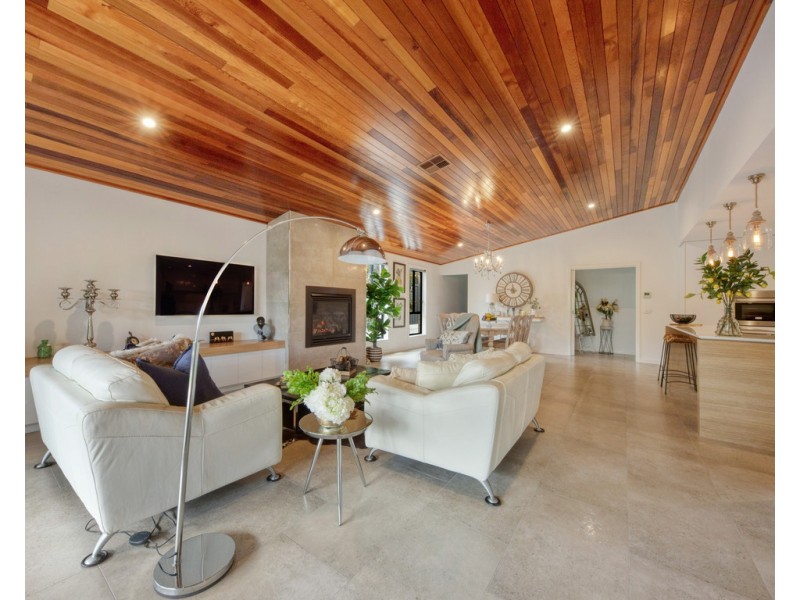 61 Riverboat Drive, Thurgoona NSW 2640